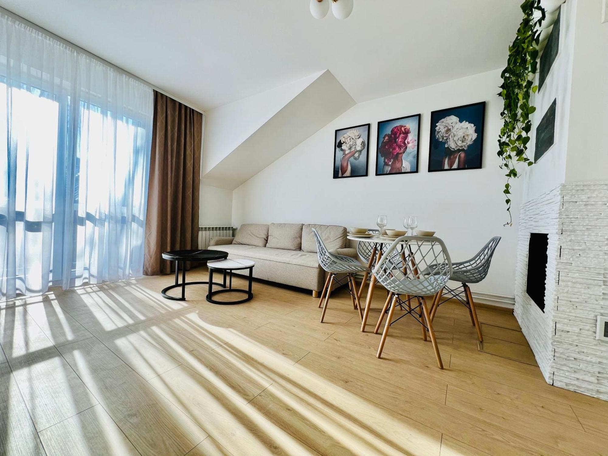 Apartament Wisteria Przemysl Ngoại thất bức ảnh